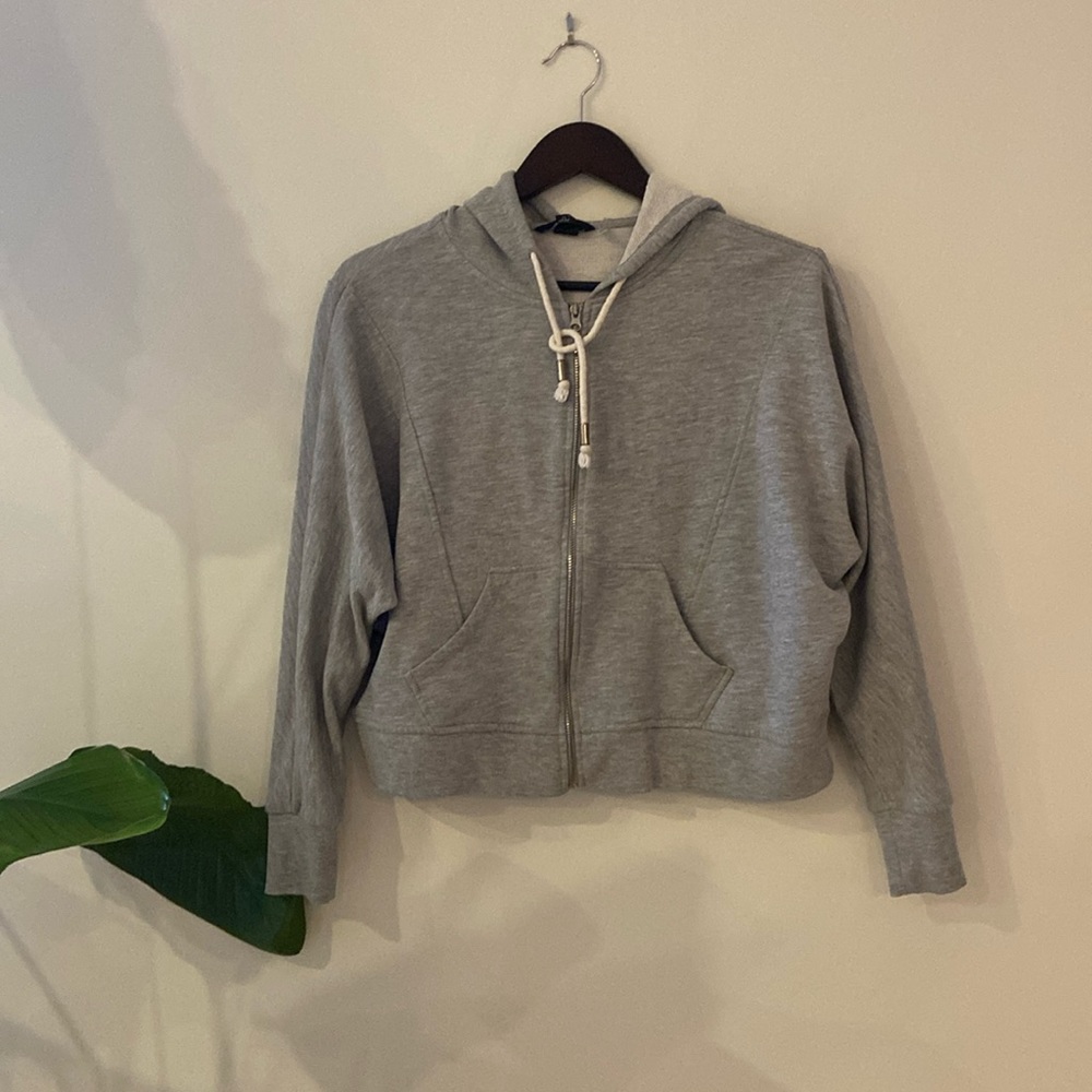 Cropped gray sweater